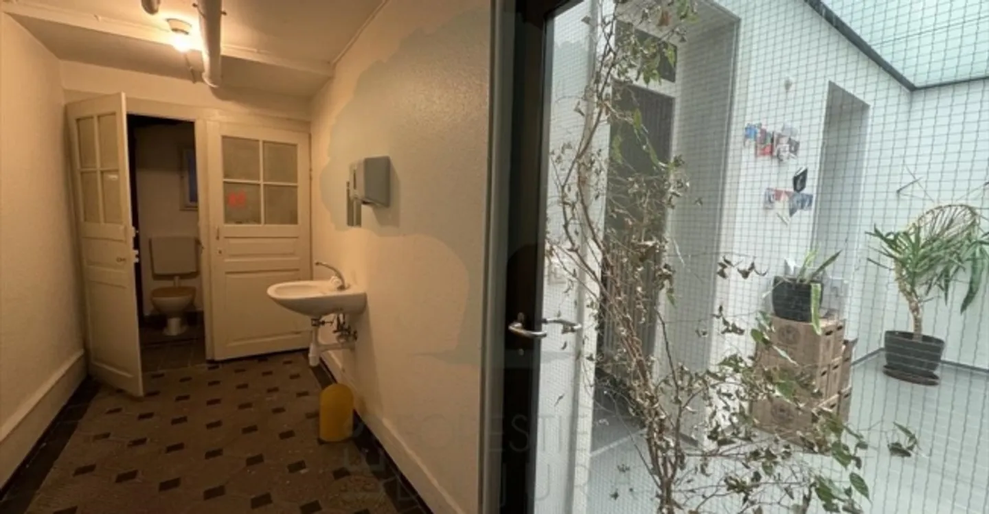 Office space for rent - Photo 4 of 13