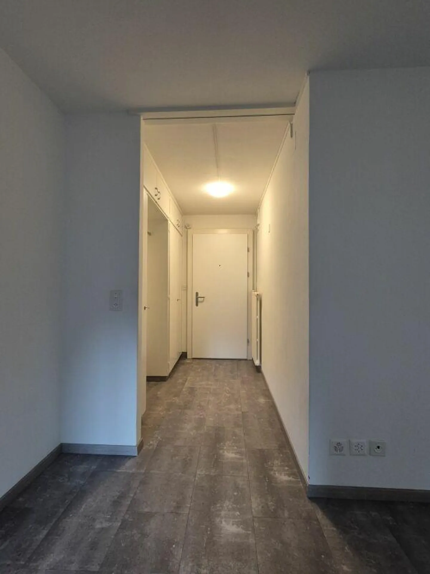 Appartement lumineux et abordable de 4,5 pièces avec balcon - Photo 6 sur 9