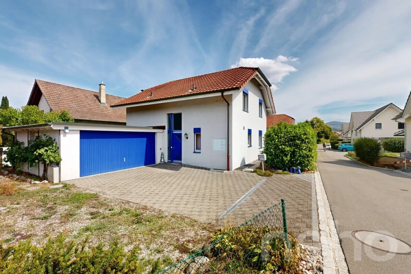 Casa spaziosa con giardino, garage e tanto spazio - Foto 1 di 12