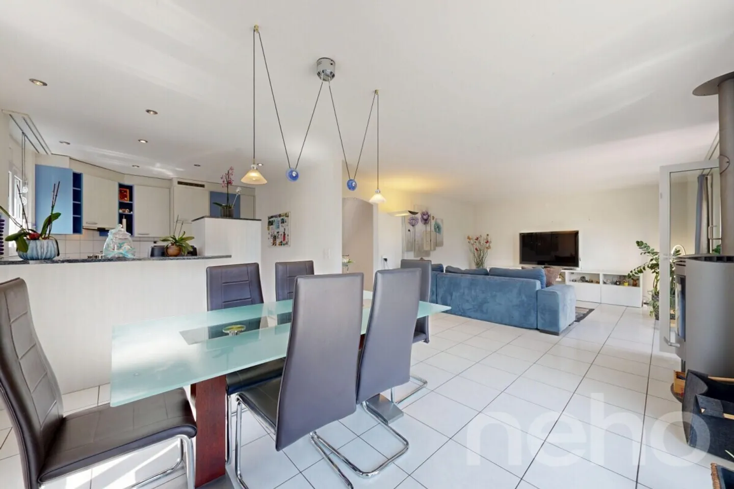 Casa spaziosa con giardino, garage e tanto spazio - Foto 5 di 12