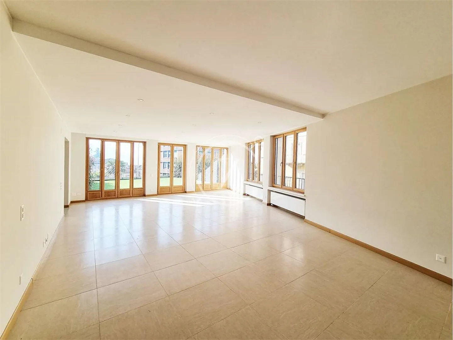 4.5 Room Apartment with Garden in Castagnola - Photo 2 of 13