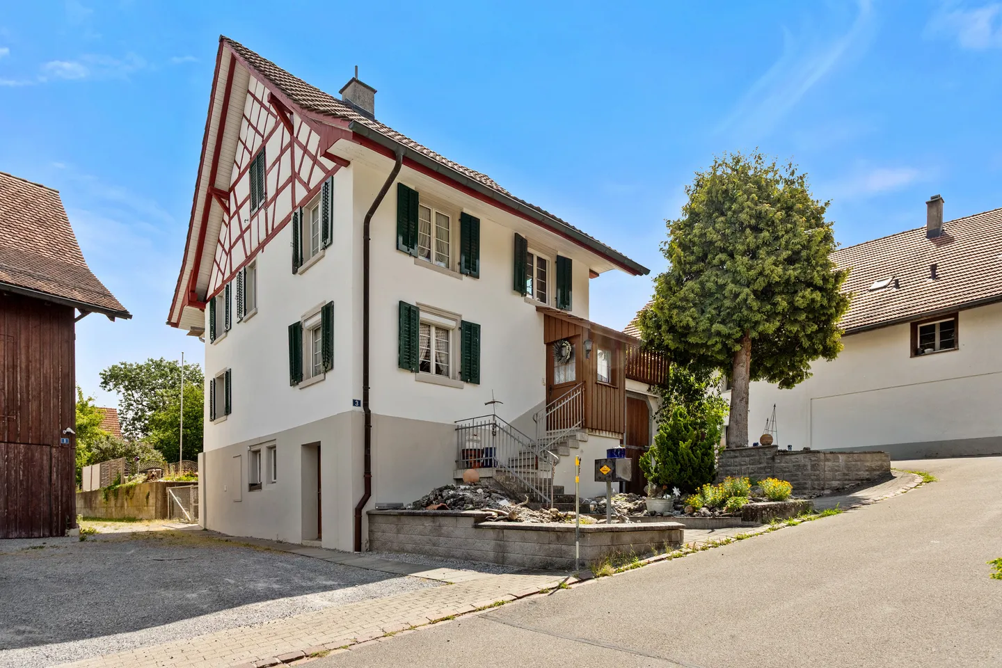 Charmantes freistehendes Haus mit Garten - Foto 1 von 8