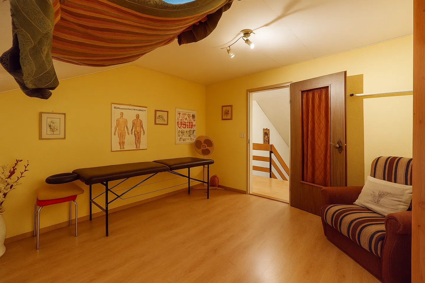 Attraente casa unifamiliare 7.5 con grande terreno con potenziale di nuova costruzione - Foto 12 di 15