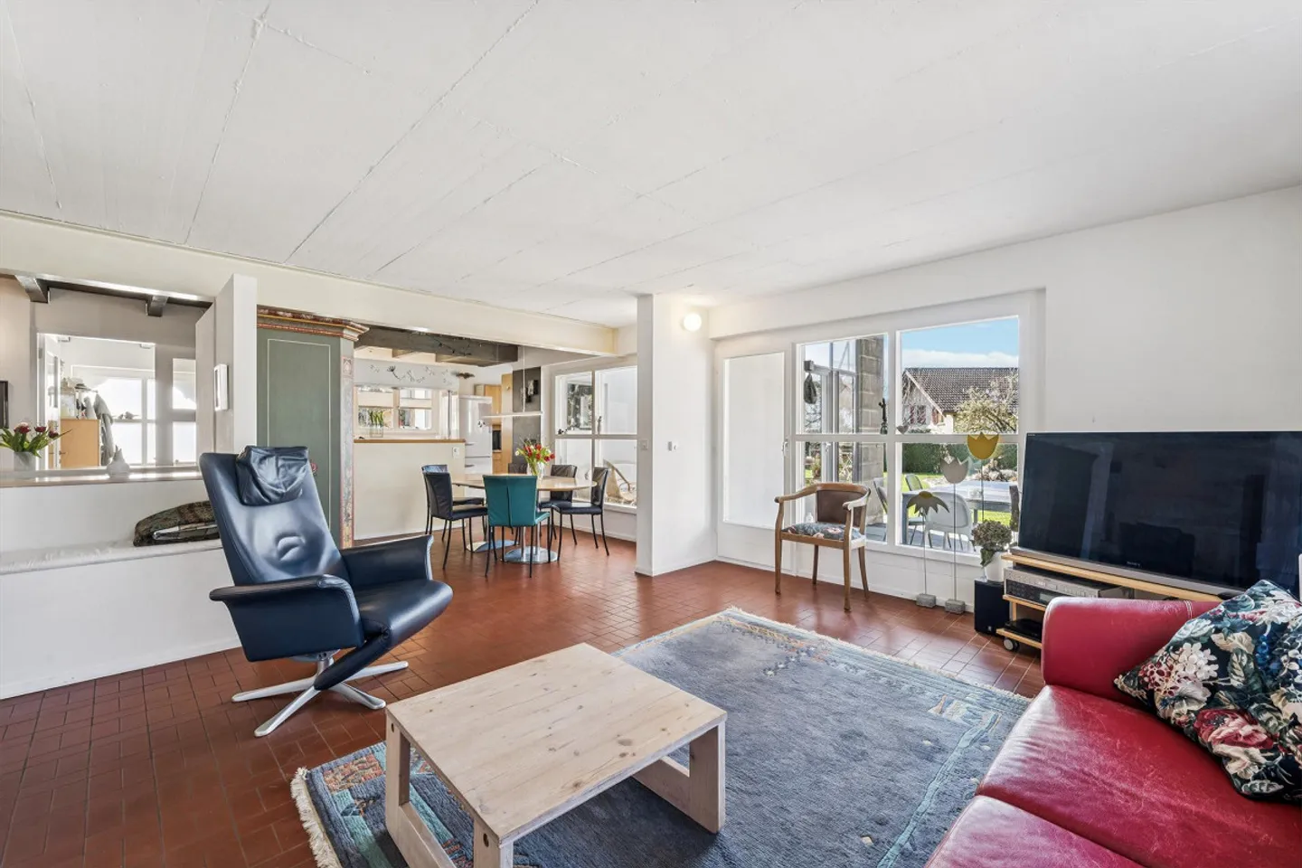 Unique living - House with architectural signature - Photo 1 of 5