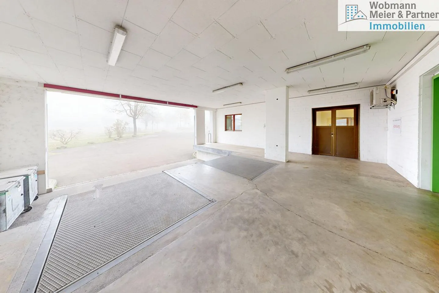 Espaces de vente, commerciaux et bureaux dans un emplacement central à Dübendorf - Photo 3 sur 14