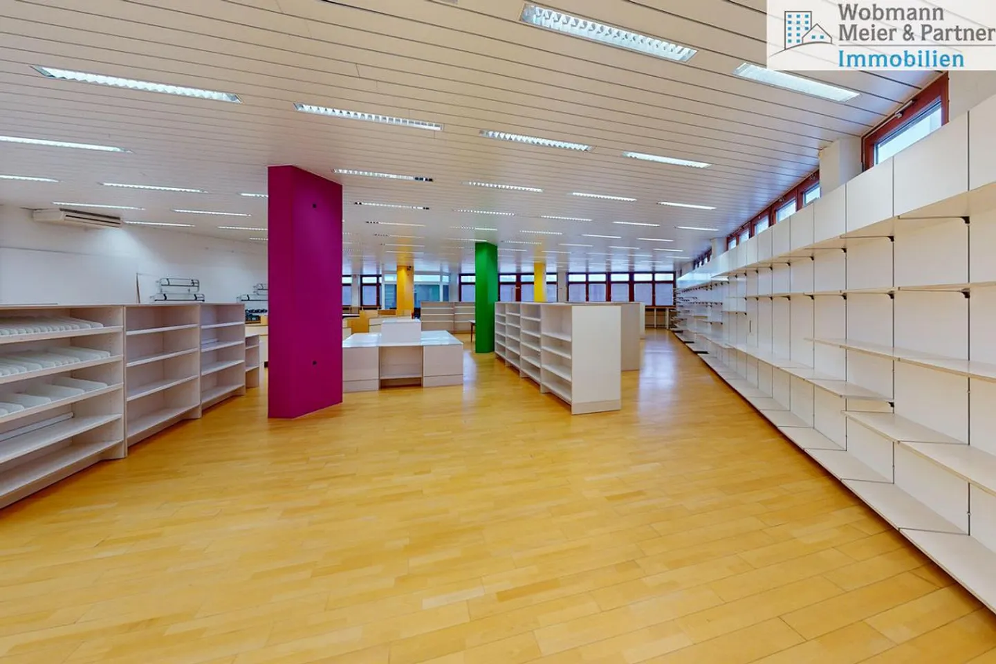 Espaces de vente, commerciaux et bureaux dans un emplacement central à Dübendorf - Photo 5 sur 14