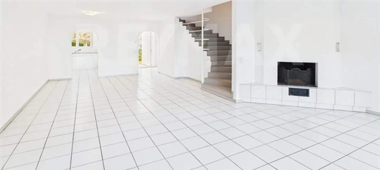 «6 Room single house» - Photo 4 of 13