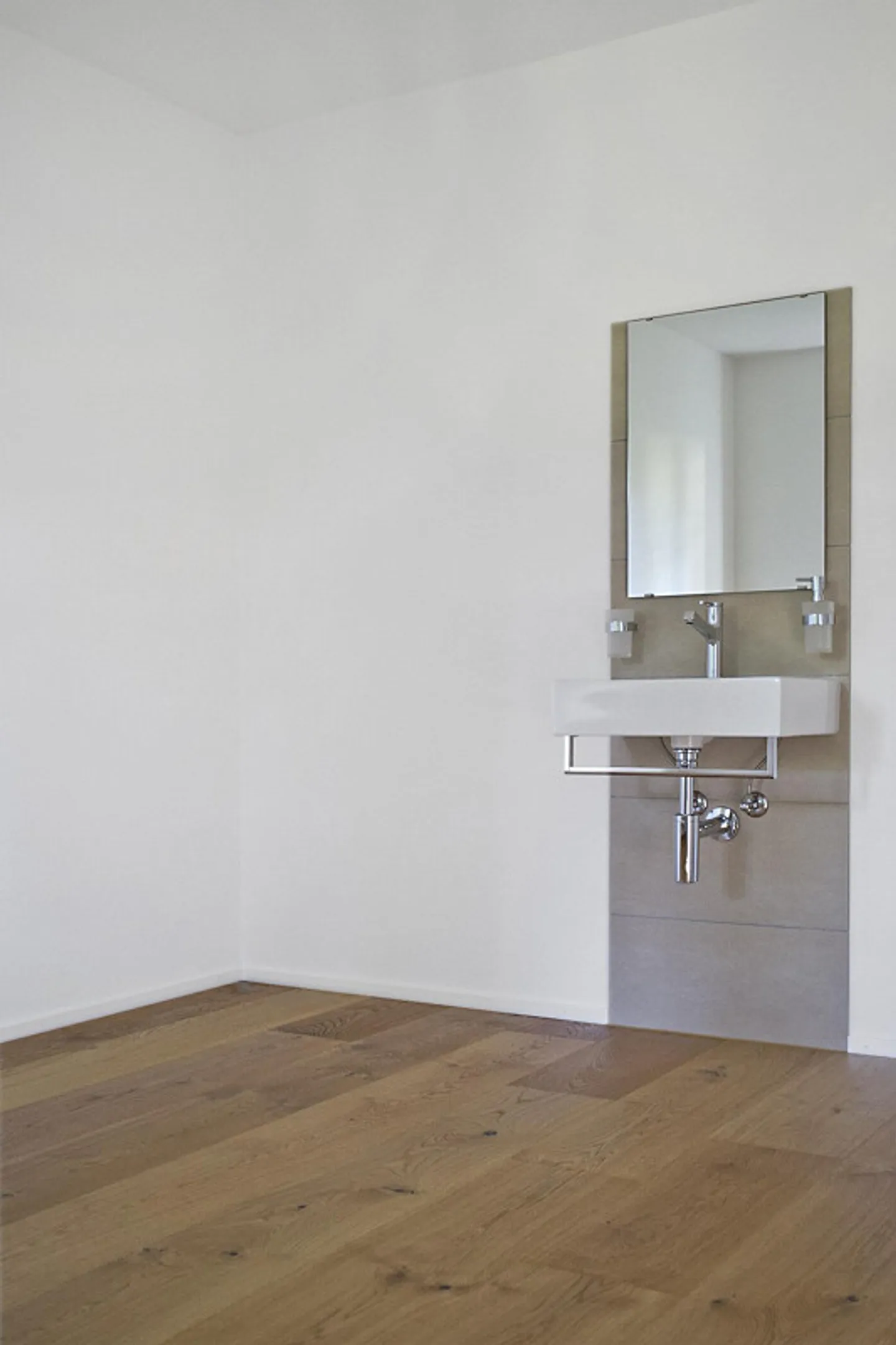 Salle de bricolage à louer - Photo 2 sur 2