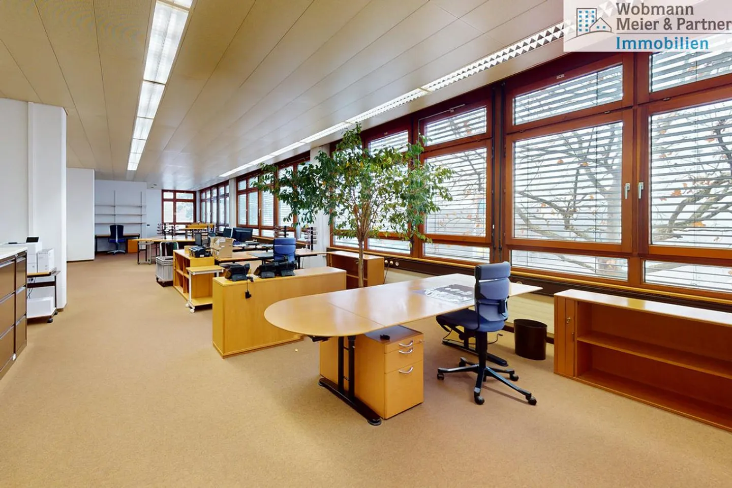 Espaces de vente, commerciaux et bureaux dans un emplacement central à Dübendorf - Photo 9 sur 14