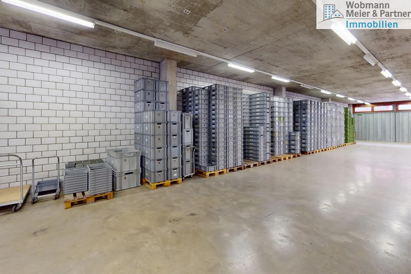 Espaces de vente, commerciaux et bureaux dans un emplacement central à Dübendorf - Photo 11 sur 14