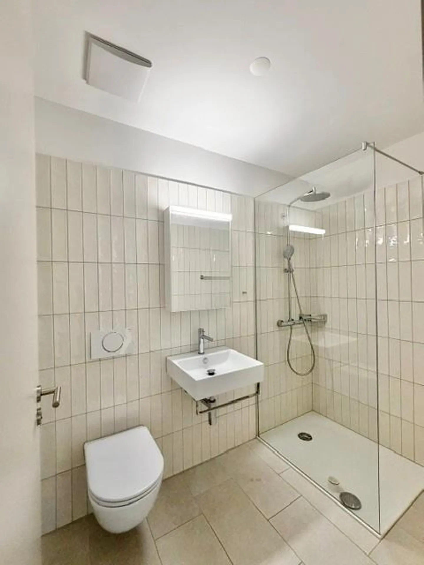 Modernes Apartment mit Aussicht - Foto 2 von 11