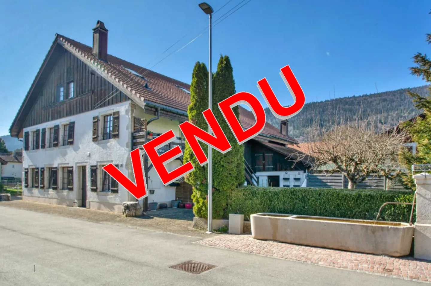 Single house for sale - Photo 1 of 19