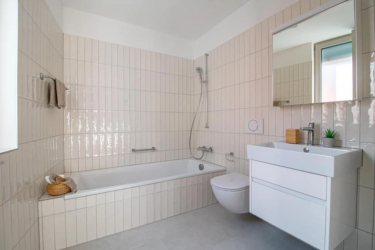 Modernes Apartment mit Aussicht - Foto 3 von 11