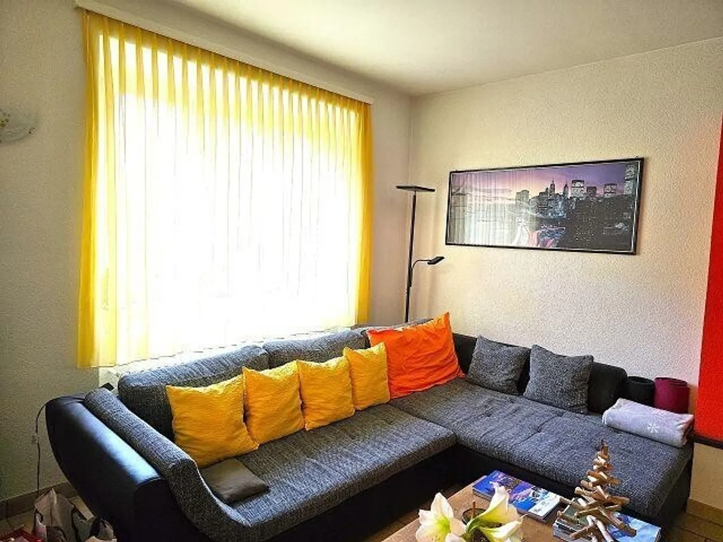 Belle maison de 5,5 pièces avec grand terrain et garage, belle vue... - Photo 3 sur 13