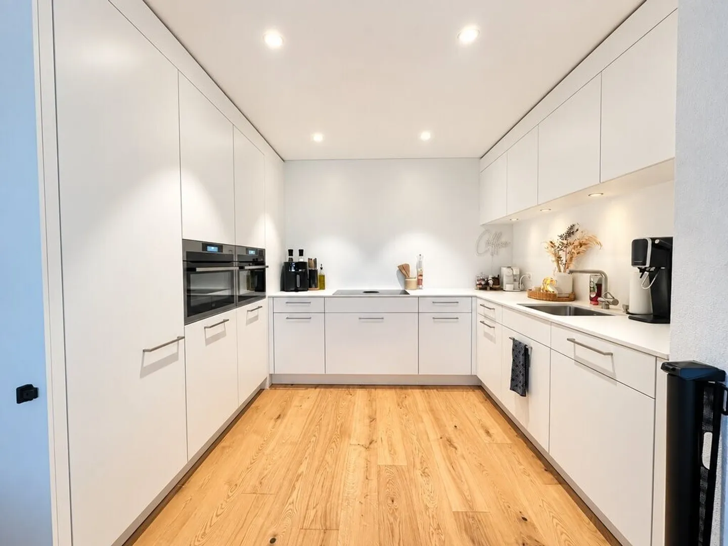 Appartement moderne de 4,5 pièces près de la gare de Cazis - Photo 1 sur 11