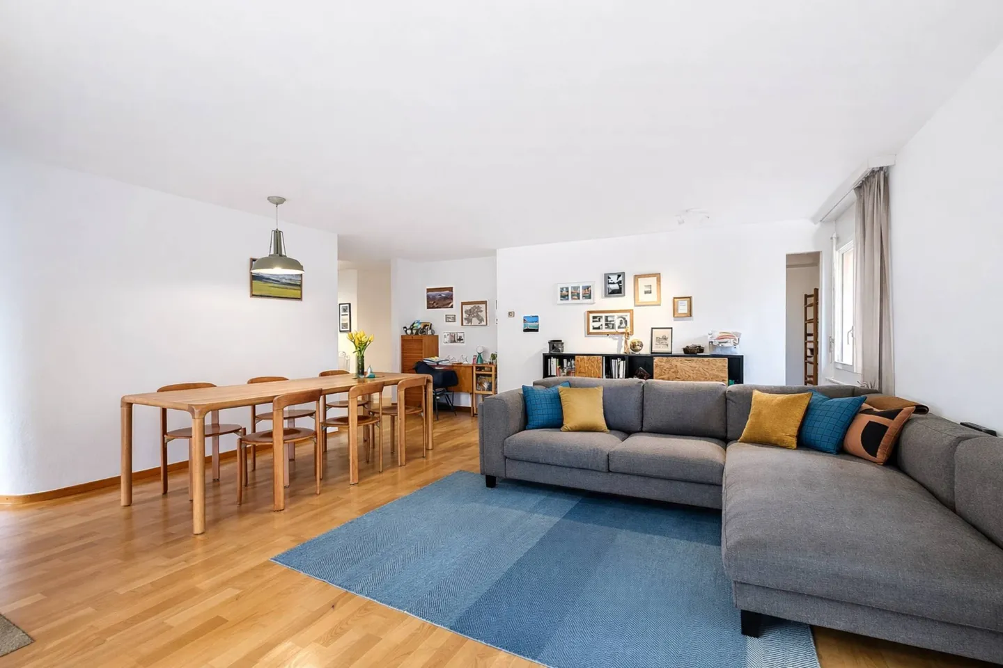 Appartamento luminoso di 100 m² situato in un quartiere tranquillo - Foto 3 di 12