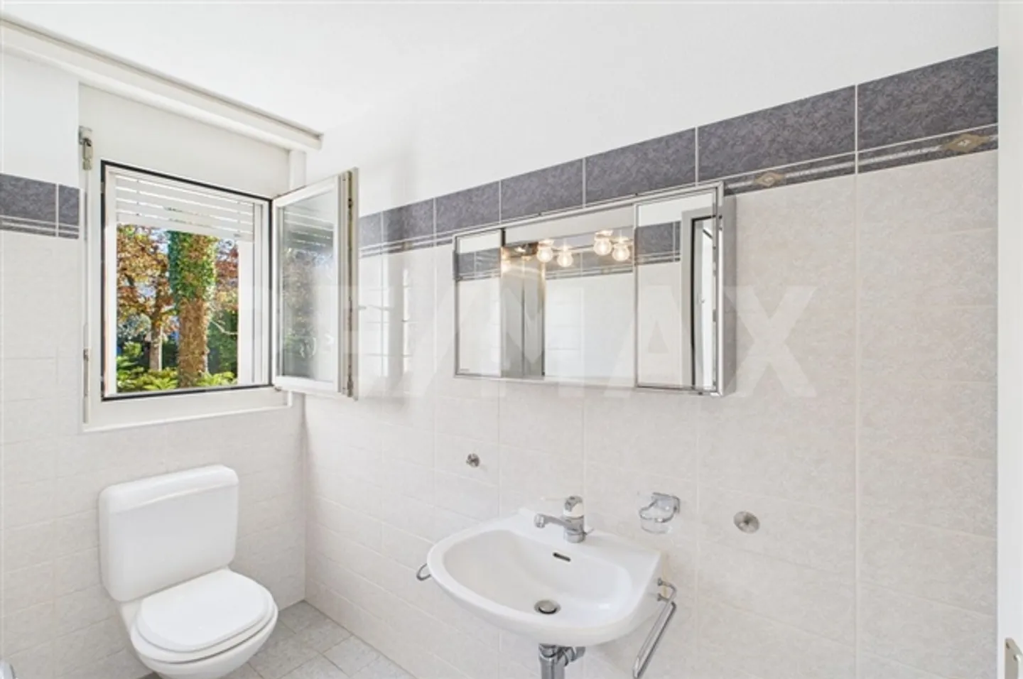 «6 Room single house» - Photo 9 of 13