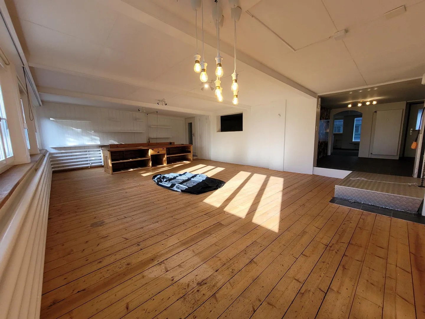 Spacious 6-room office or production spaces in a central location - Photo 10 of 24