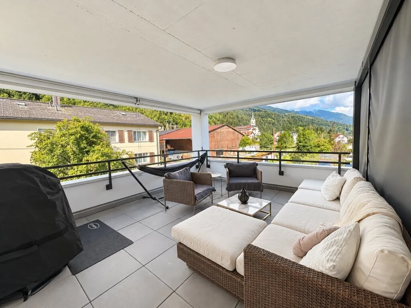 Appartement moderne de 4,5 pièces près de la gare de Cazis - Photo 4 sur 11