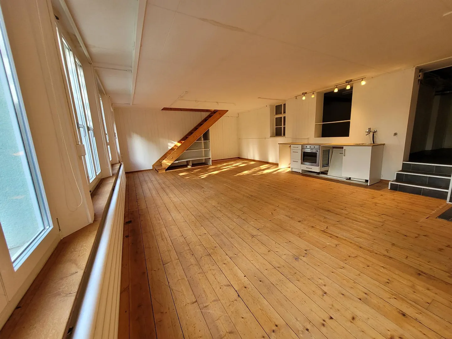 Spacious 6-room office or production spaces in a central location - Photo 16 of 24