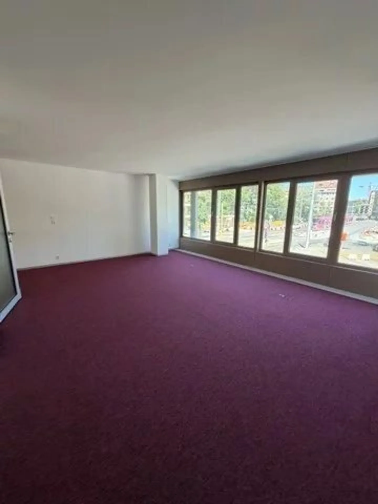 First-Class Commercial Space in Acacias - Photo 12 of 12