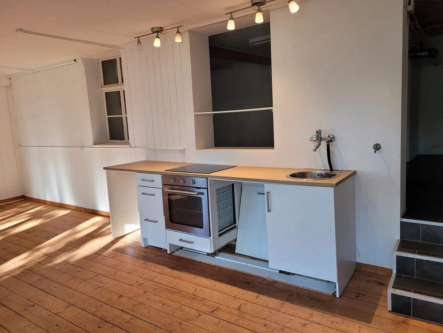 Spacious 6-room office or production spaces in a central location - Photo 22 of 24