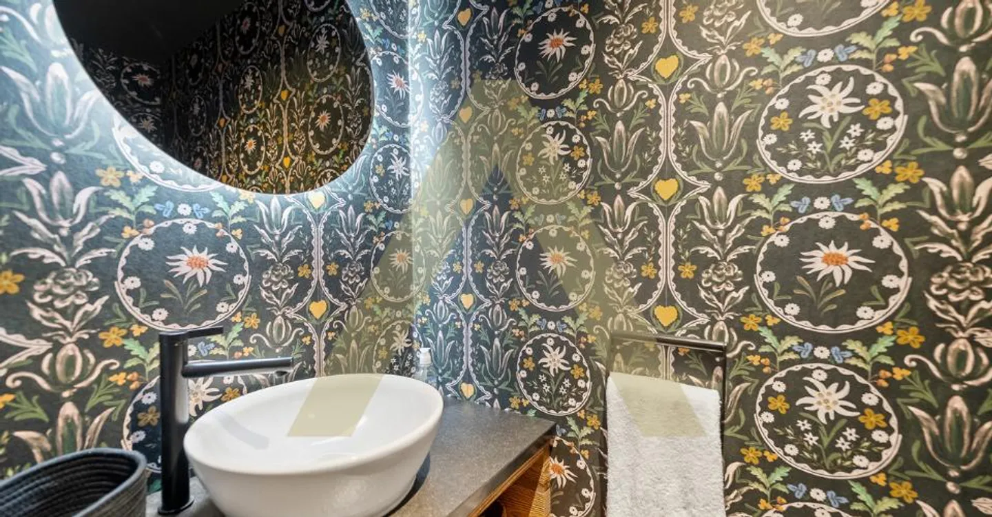 Charming renovated apartment with elegance - Photo 7 of 12