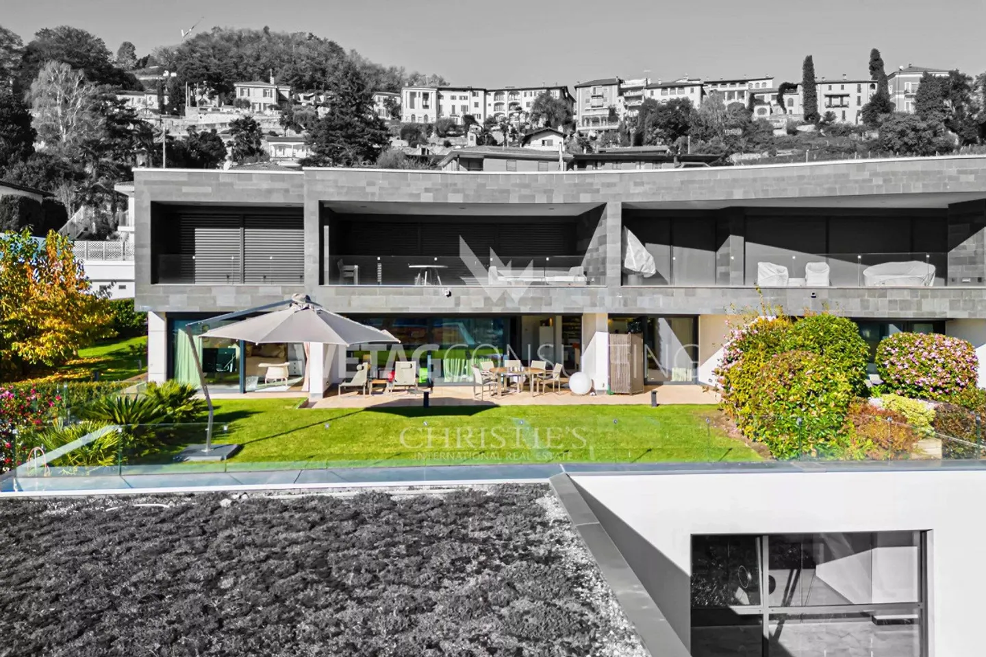Appartamento a Porza con giardino privato e vista sul lago in vendita - Foto 2 di 13