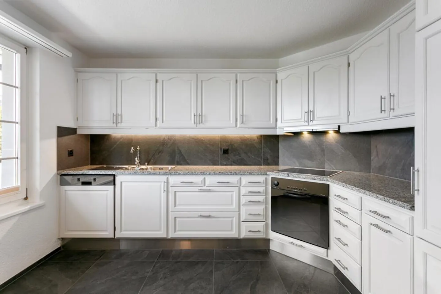 Charmantes Doppelhaus mit Garten - Foto 3 von 8