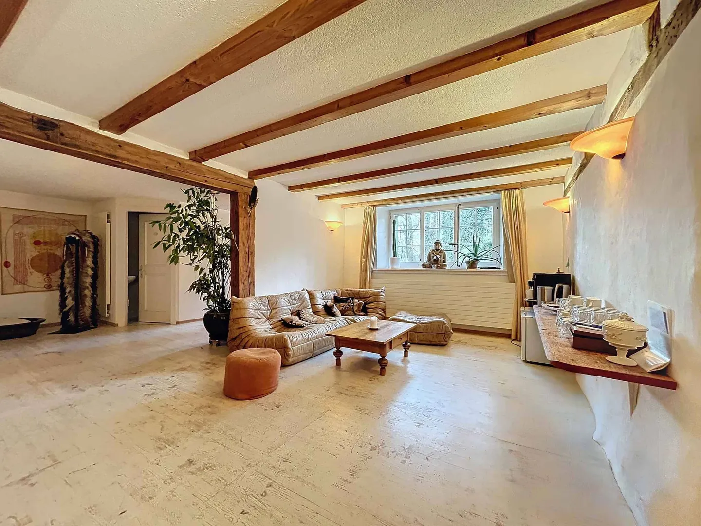 An exceptional estate steeped in history - A rare opportunity on the market! - Photo 7 of 13