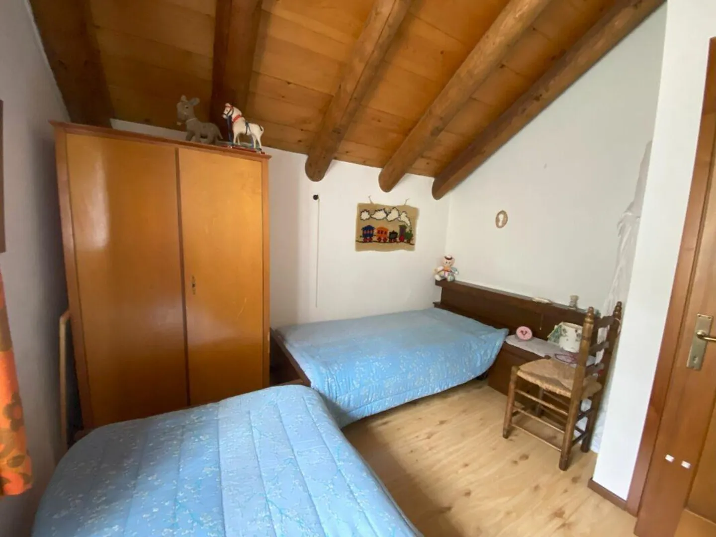 For sale rustic house with magnificent view - Photo 9 of 15