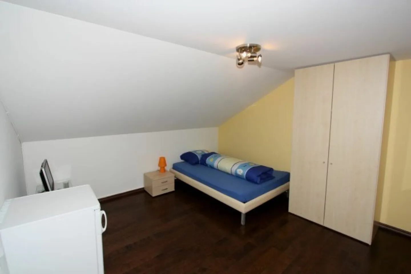 Furnished single or double room directly at Rupperswil train station - Photo 3 of 6