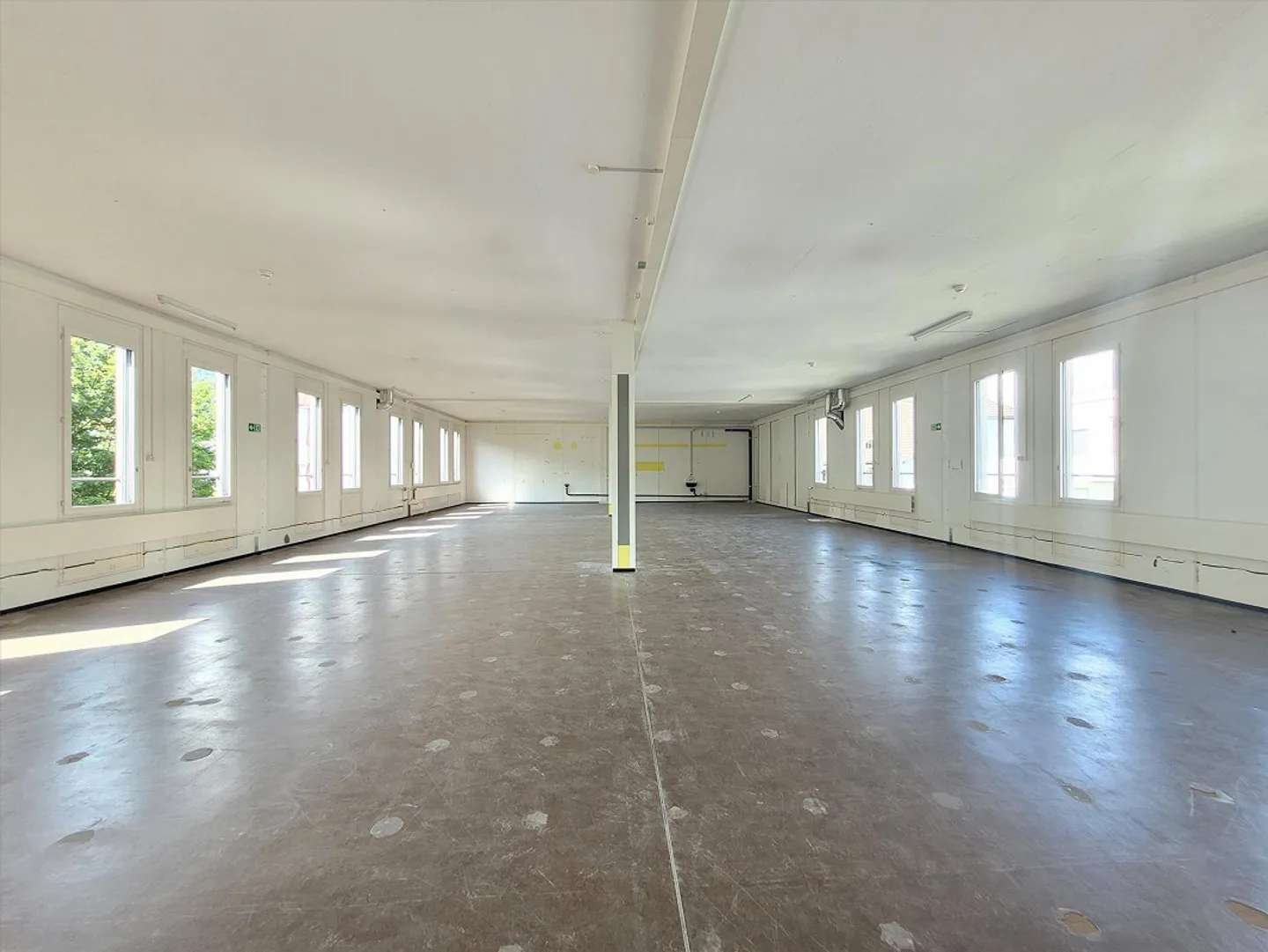 Geräumige Gewerbefläche zu Vermieten - Foto 1 von 3