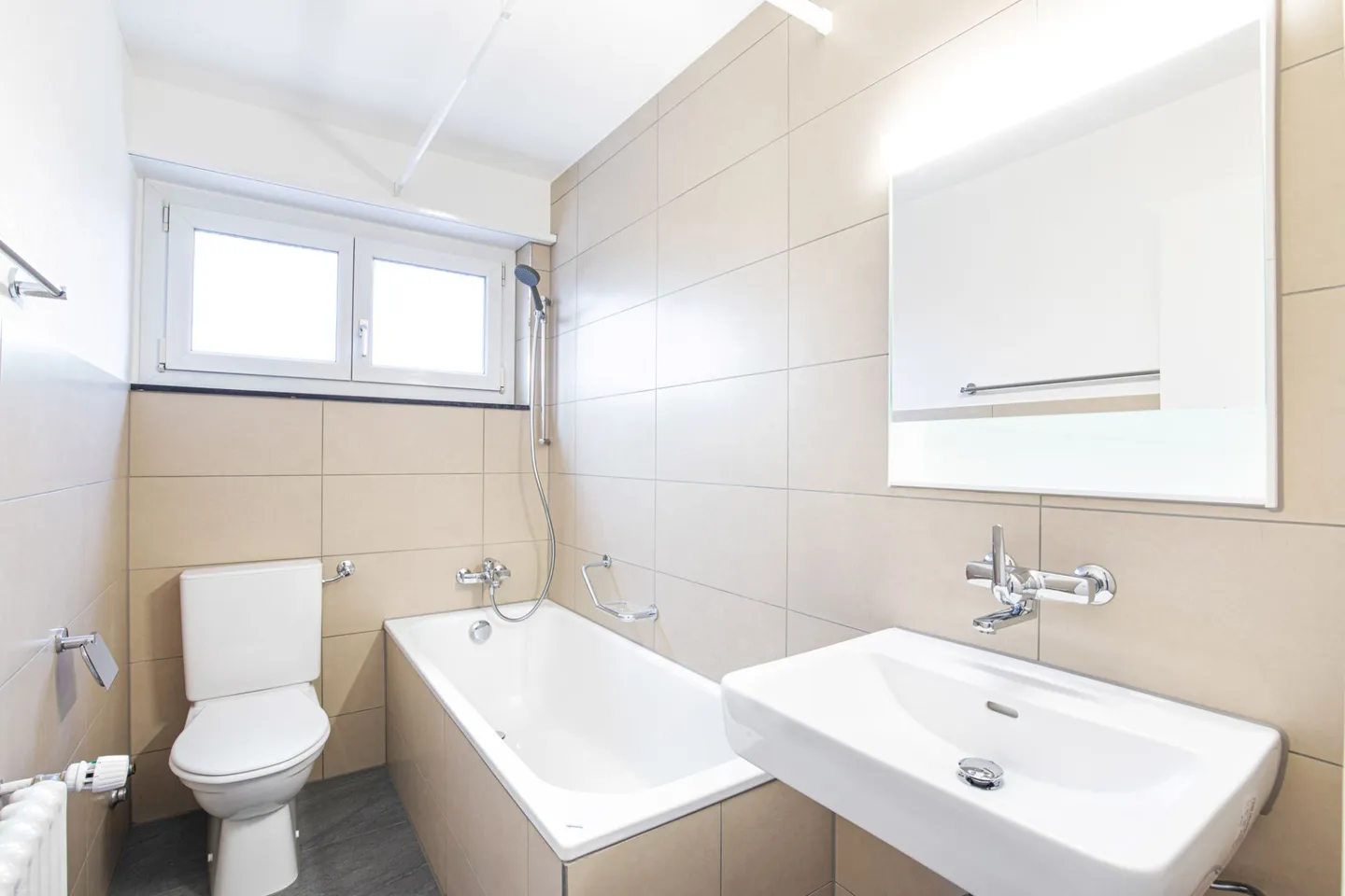Renovated 4-Room Apartment - Welcome to Your New Home! - Photo 3 of 7