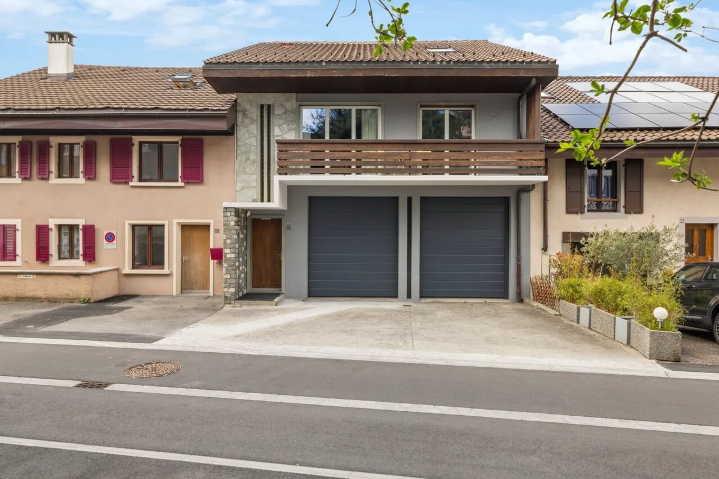Renoviertes Dorfhaus mit Garagen und Lagerräumen von über 100m2 - Foto 13 von 13