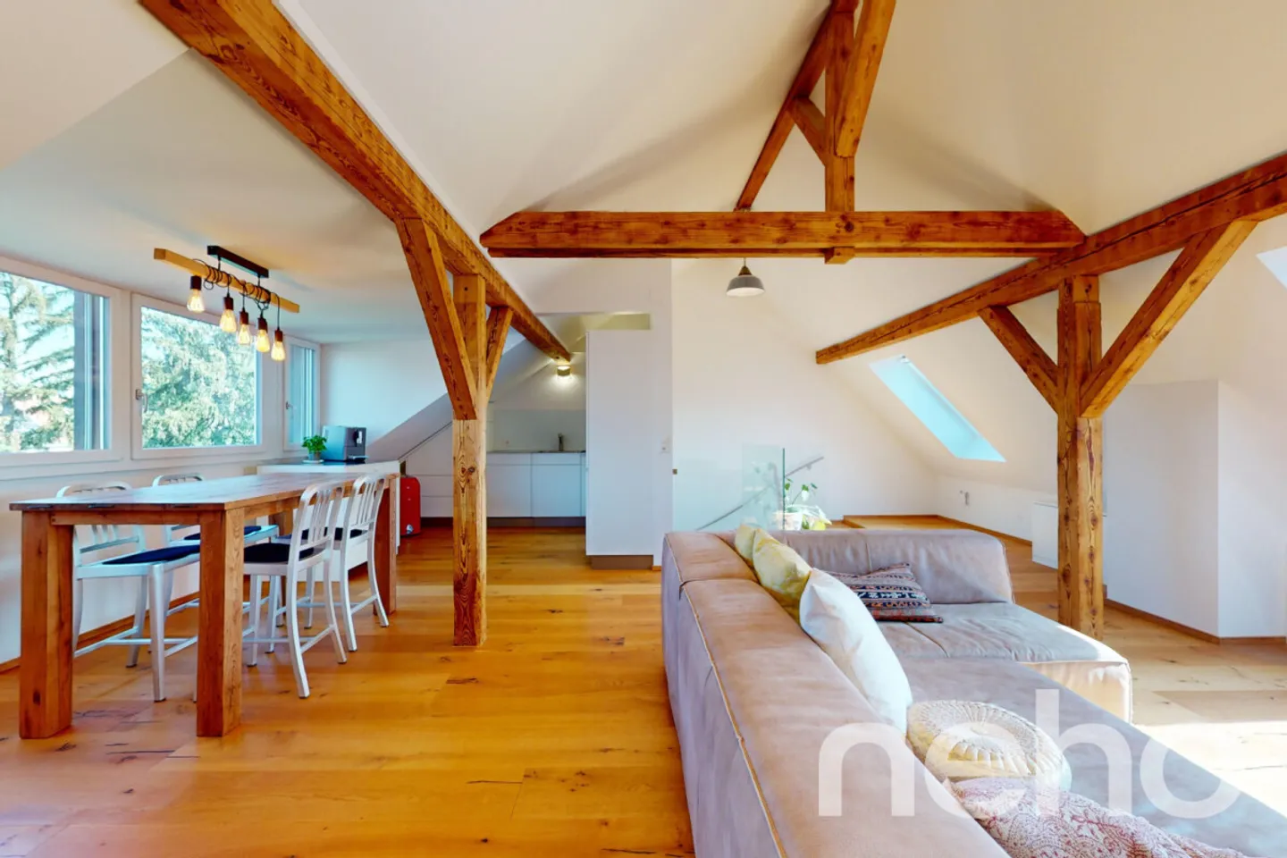 Appartamento attico attraente di 4,5 stanze nel quartiere Gundeli - Foto 1 di 13