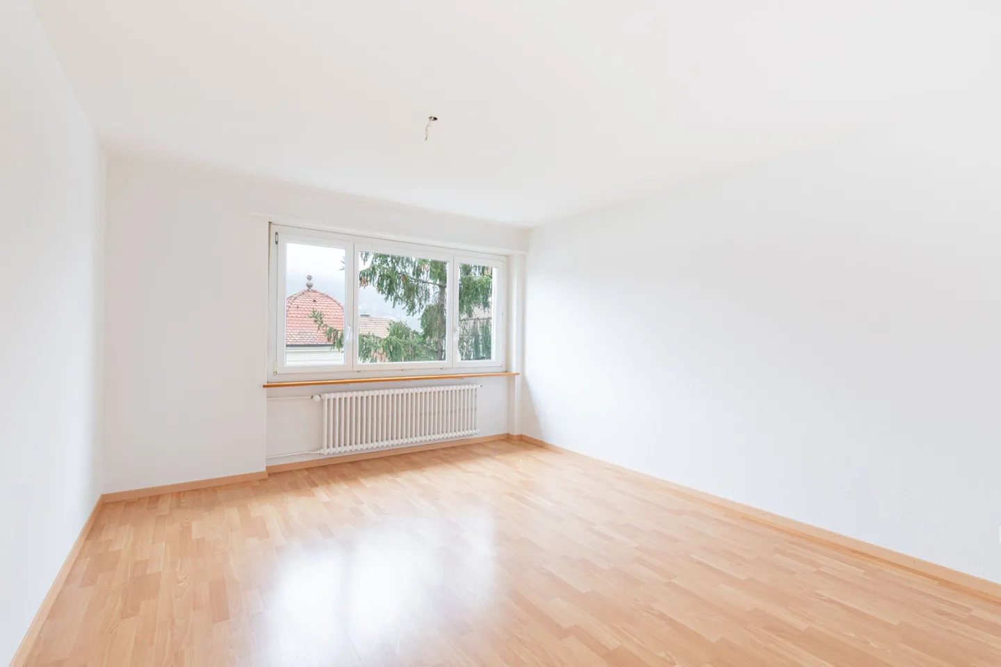 Renovated 4-Room Apartment - Welcome to Your New Home! - Photo 6 of 7