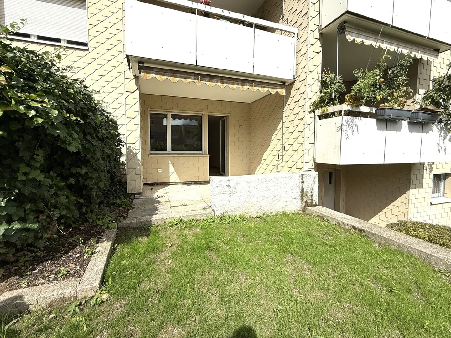 Appartamento giardino accogliente con due aree salotto - Foto 3 di 6
