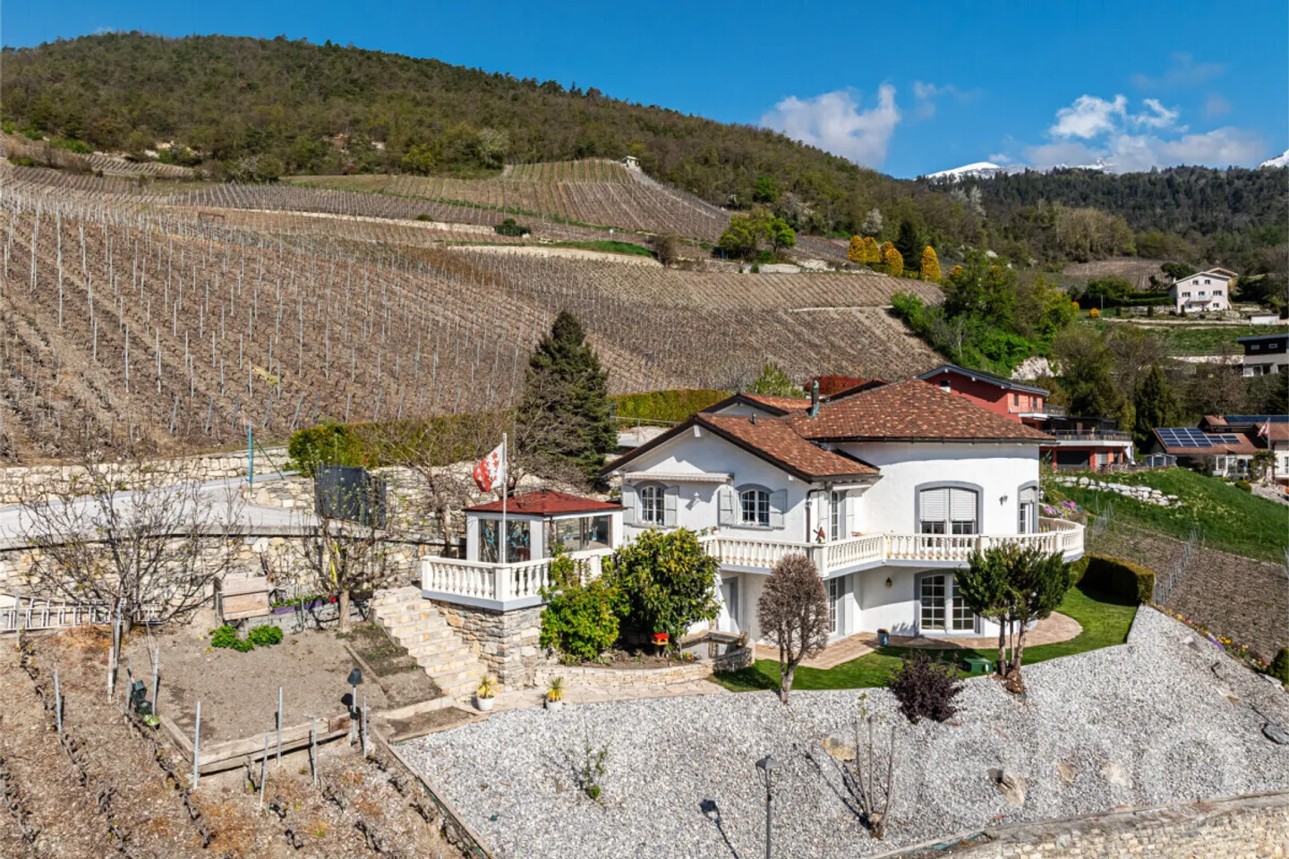 Villa architecturale avec vue panoramique - Photo 3 sur 12