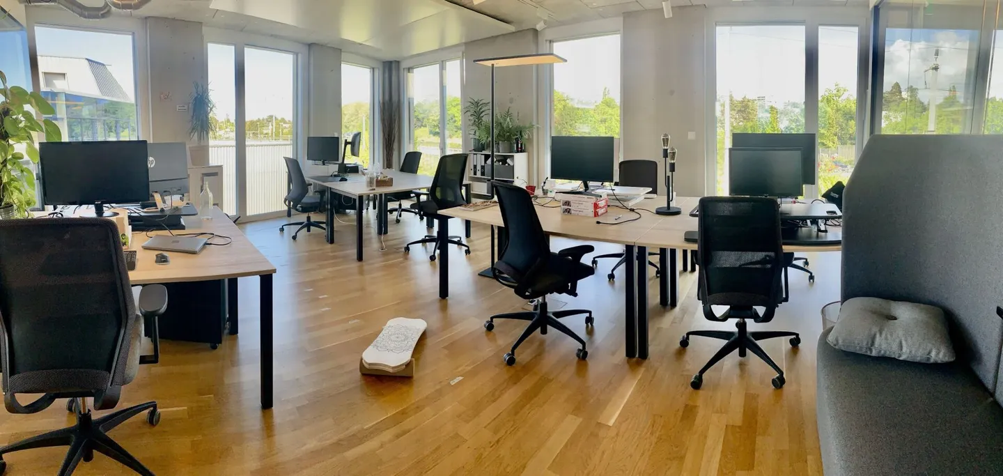 Office space for rent - Photo 1 of 7