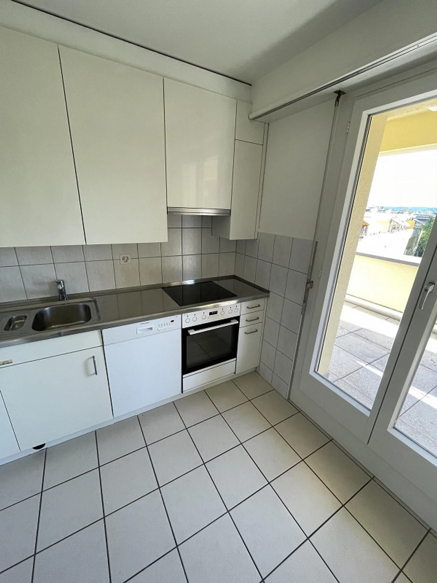 Appartement en Attique 3 1/2 Z' au Dernier Étage avec Grande Terrasse - Photo 1 sur 10