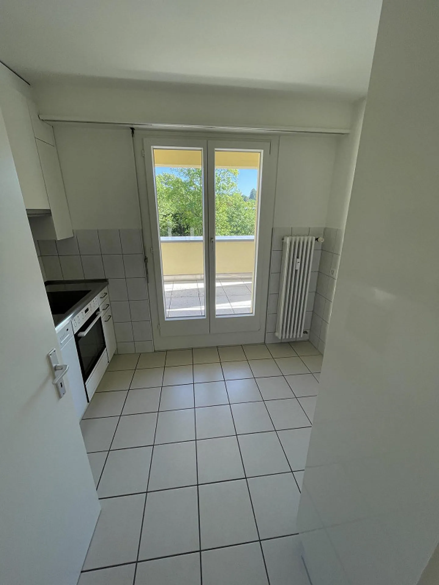 Appartement en Attique 3 1/2 Z' au Dernier Étage avec Grande Terrasse - Photo 2 sur 10