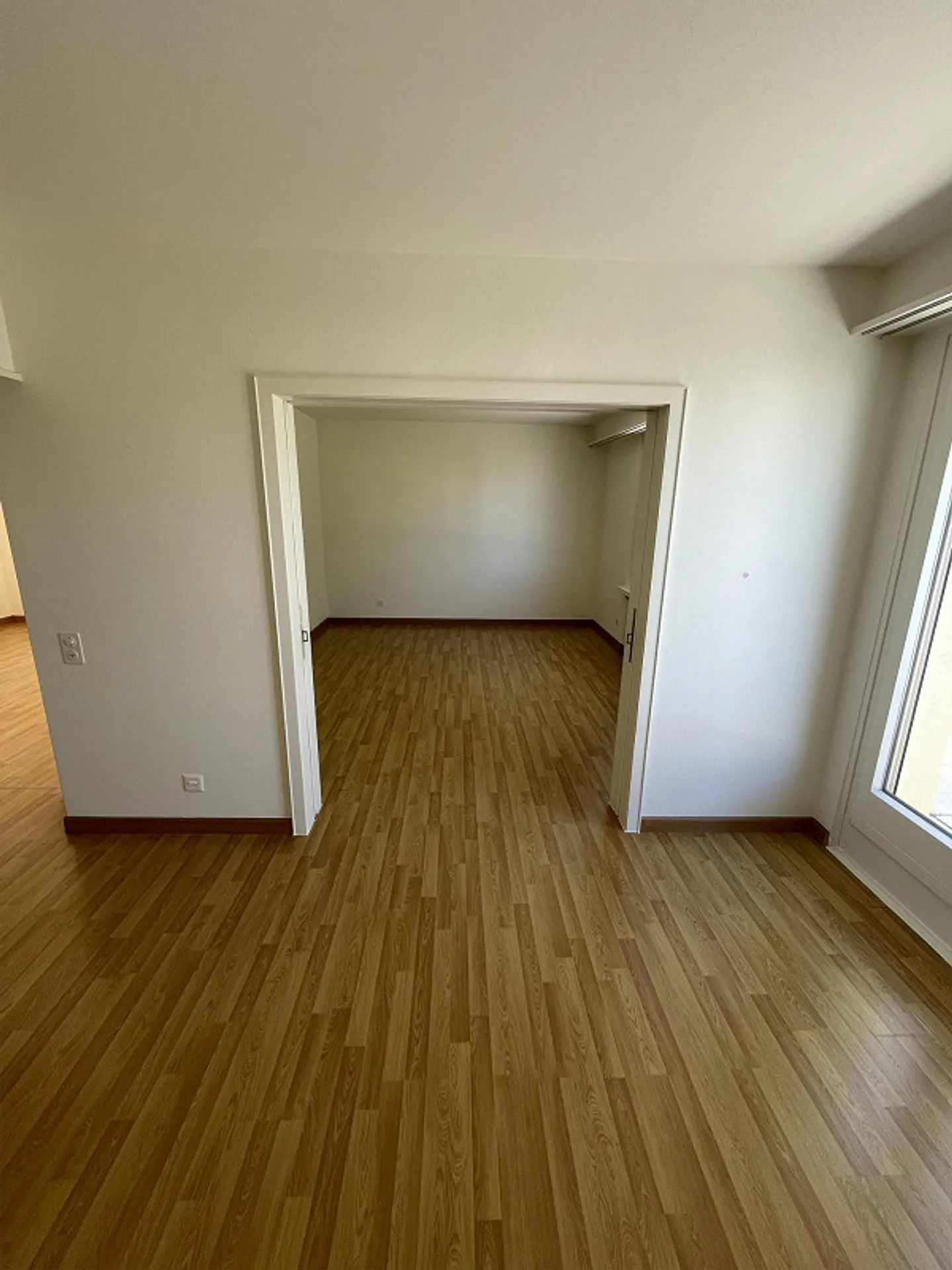Appartement en Attique 3 1/2 Z' au Dernier Étage avec Grande Terrasse - Photo 5 sur 10