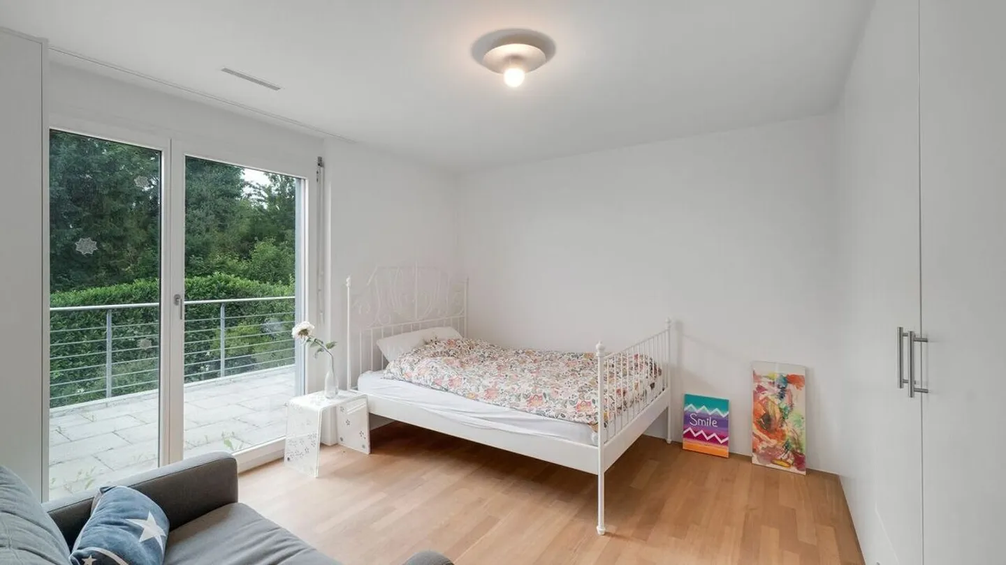 Modern House with Plenty of Space - Photo 5 of 12