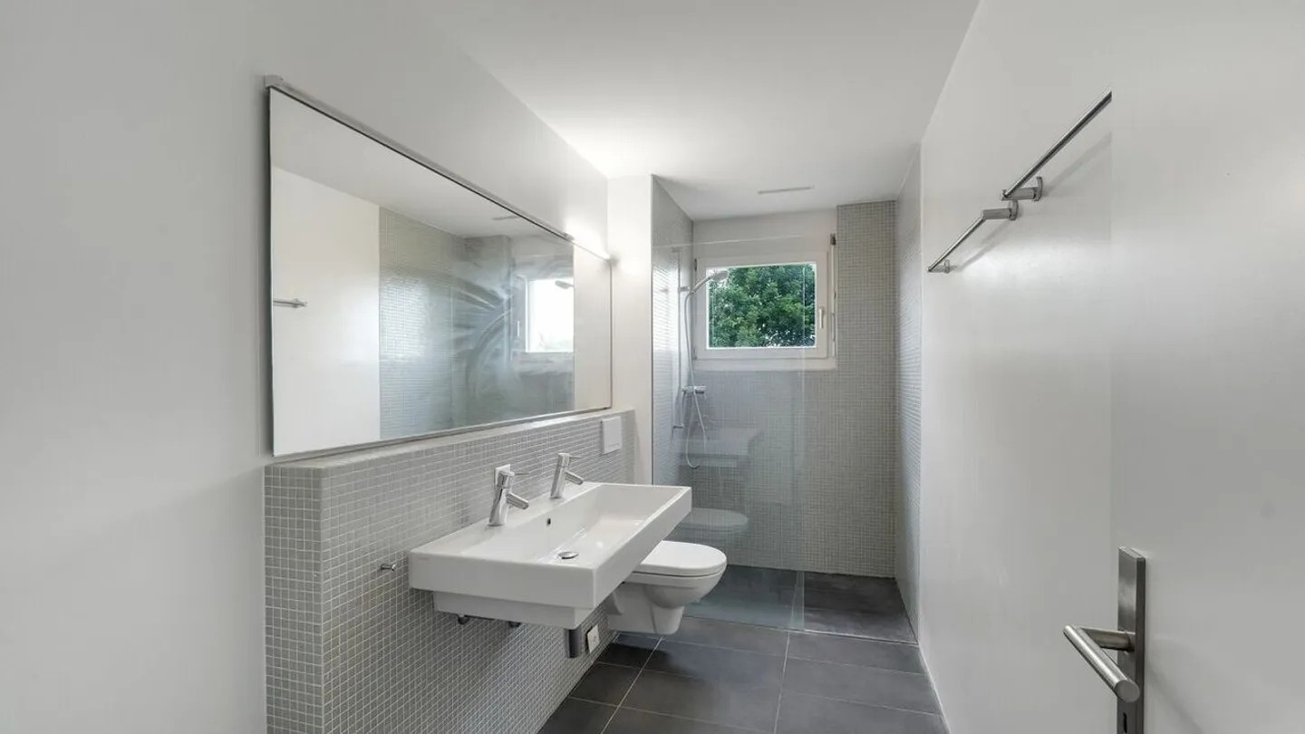 Modern House with Plenty of Space - Photo 6 of 12
