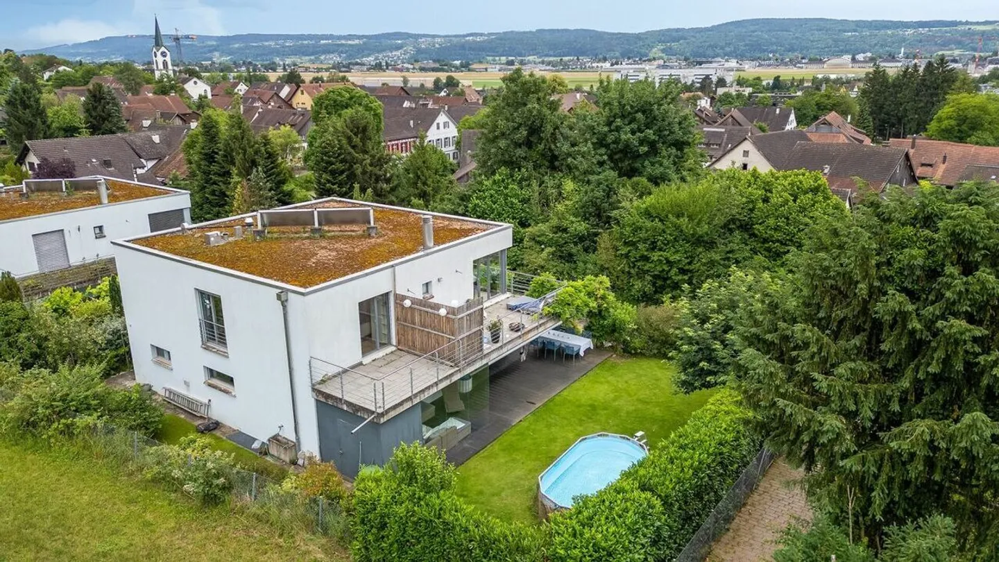 Modern House with Plenty of Space - Photo 11 of 12
