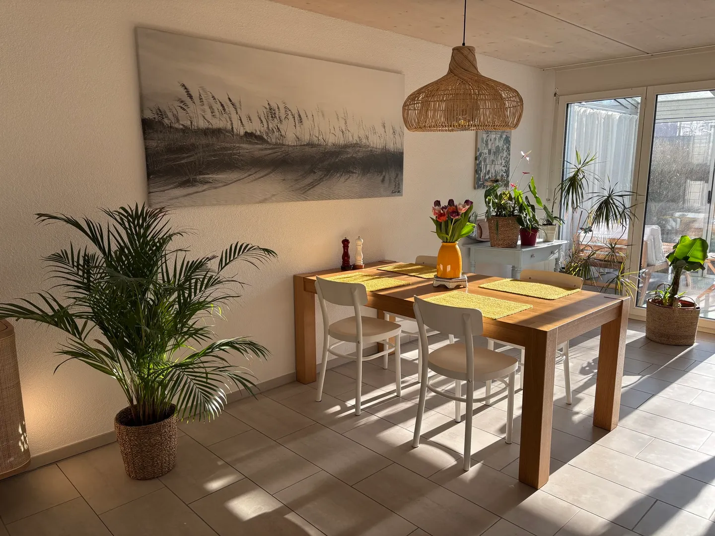 Charming Townhouse with Garden - Photo 2 of 10