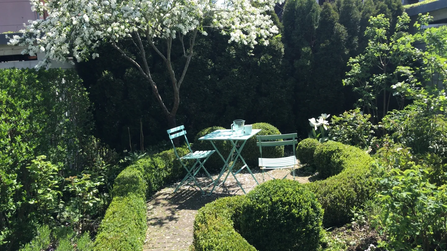 Charming Townhouse with Garden - Photo 10 of 10