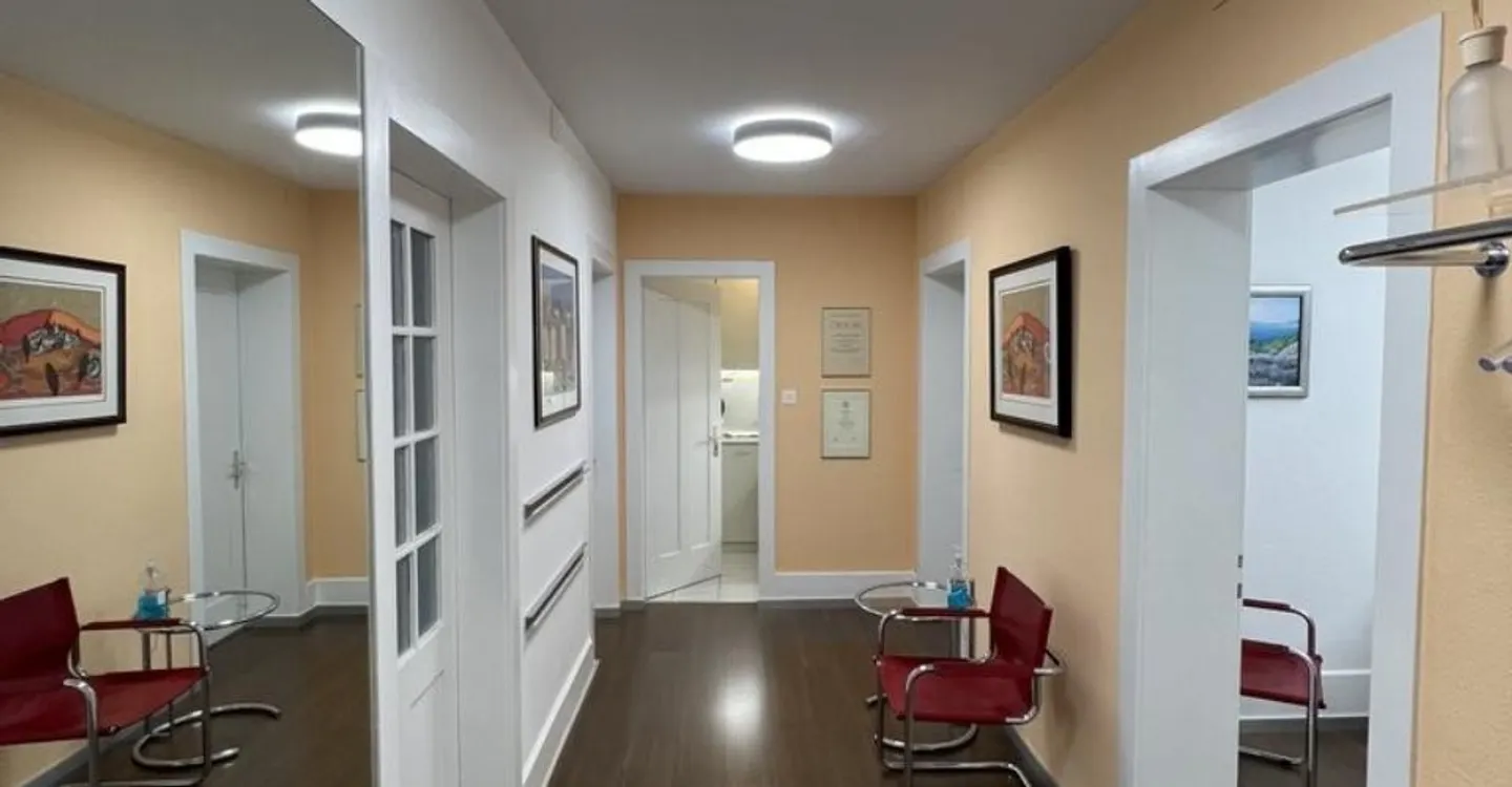 Established Dental Practice in Zurich Seefeld - Ready for Operation - Photo 1 of 4