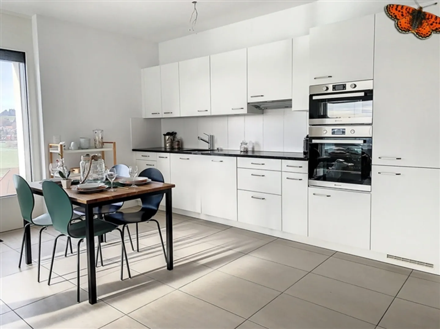 «4 1/2 ZIMMER – In der Nähe aller Annehmlichkeiten!» - Foto 2 von 12